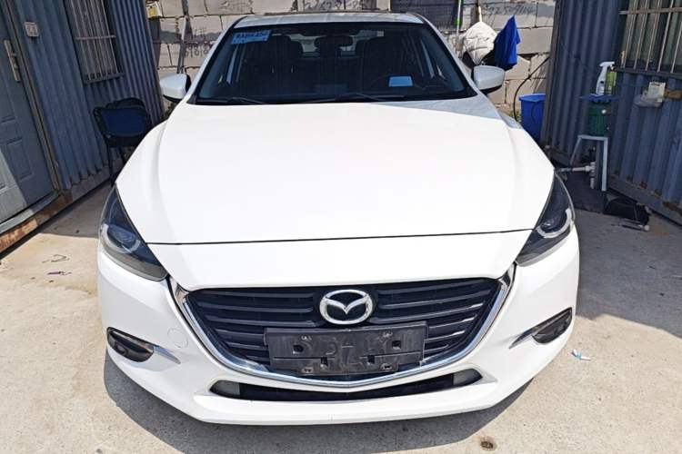 Used Mazda 3 Axela 2017 Sedan 1.5L Automatic Luxury Model Emission Standard China V Front
