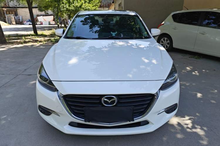 Used Mazda 3 Axela 2017 Sedan 1.5L Automatic Luxury Model Emission Standard China V Front