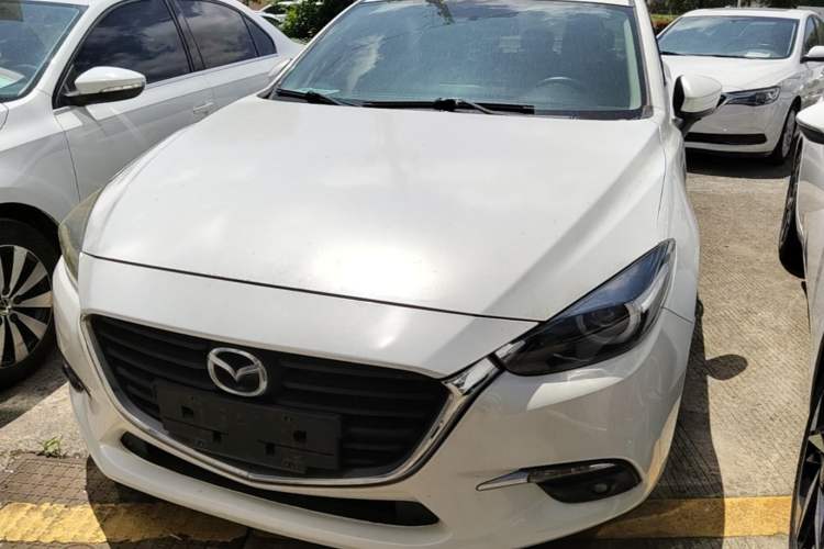 Used Mazda 3 Axela 2017 Sedan 1.5L Automatic Luxury Model Emission Standard China V Front