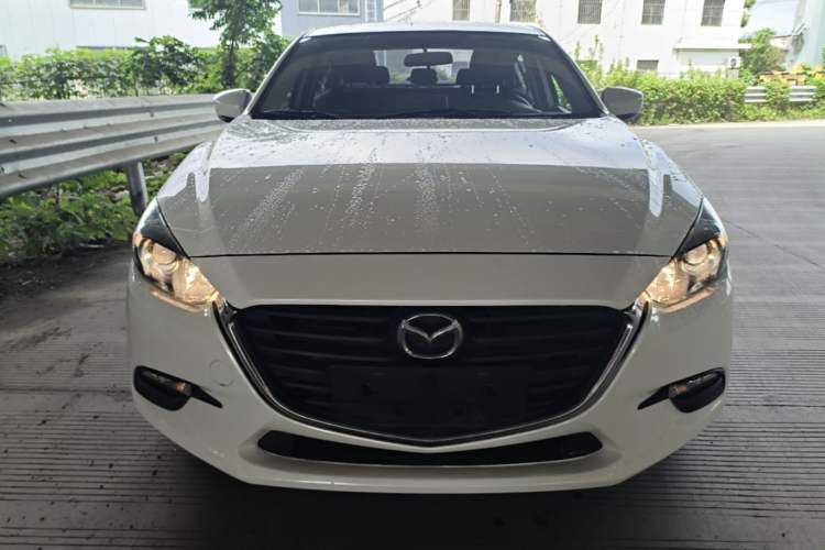Used Mazda 3 Axela 2017 Sedan 1.5L Automatic Comfort Model Emission Standard China V Front
