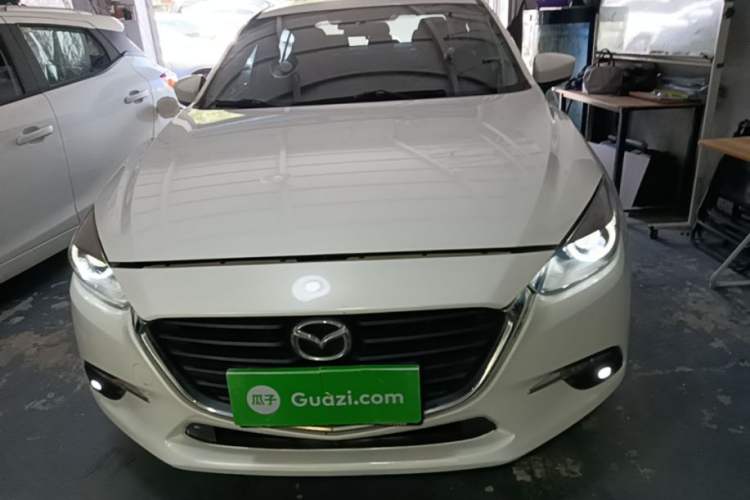 Used Mazda 3 Axela 2017 Sedan 1.5L Automatic Luxury Model Emission Standard China V Front