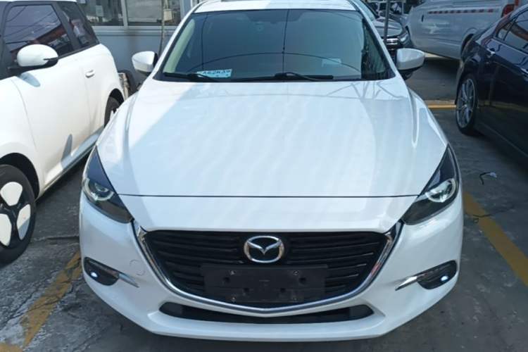 Used Mazda 3 Axela 2017 Hatchback 2.0L Automatic Sport Model China V Emission Standard Front