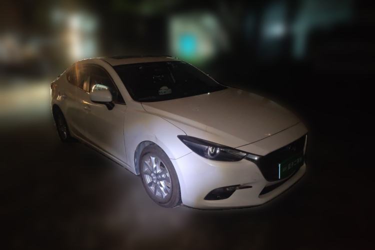 Used Mazda 3 Axela 2017 Sedan 1.5L Automatic Luxury Model China VI Standard Front Right 45 Deg