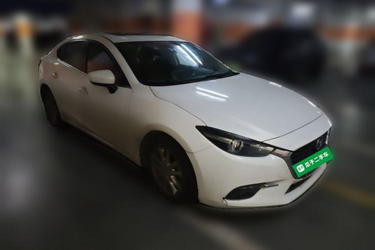 Used Mazda 3 Axela 2017 Sedan 1.5L Automatic Luxury Model China VI Standard Front Right 45 Deg
