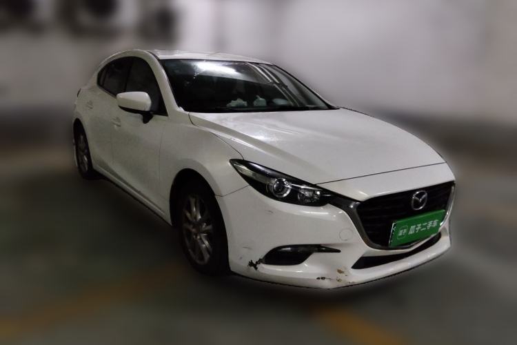Used Mazda 3 Axela 2017 Hatchback 1.5L Automatic Comfort Model China VI Standard Front Right 45 Deg