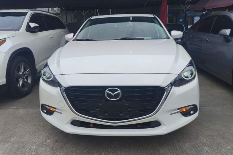Used Mazda 3 Axela 2017 Hatchback 2.0L Automatic Luxury Model Emission Standard China V Front