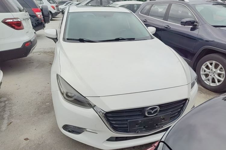 Used Mazda 3 Axela 2017 Hatchback 1.5L Automatic Luxury Model China VI Standard Front