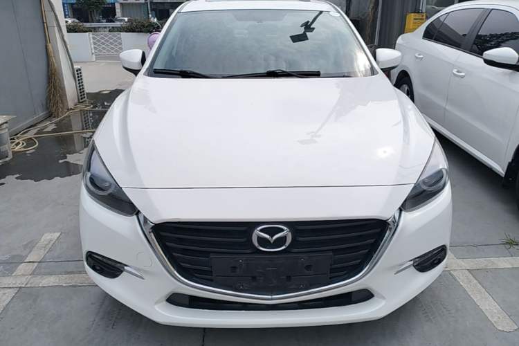 Used Mazda 3 Axela 2017 Sedan 1.5L Automatic Luxury Model China VI Standard Front