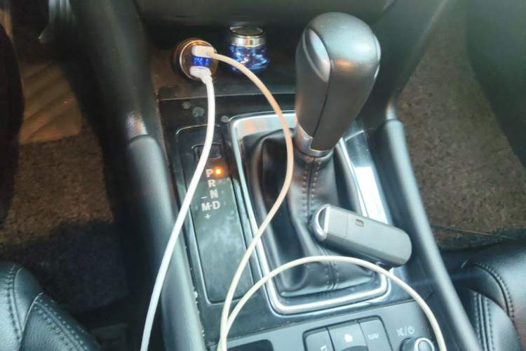 Used Mazda 3 Axela 2017 Hatchback 2.0L Automatic Luxury Model China VI Standard Gear Lever