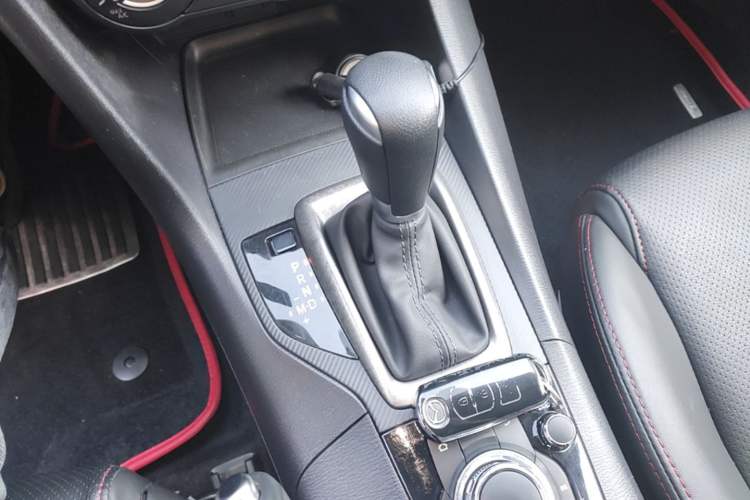 Used Mazda 3 Axela 2017 Sedan 1.5L Automatic Comfort Model Emission Standard China V Gear Lever