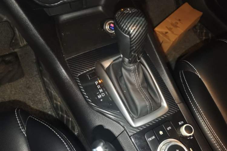 Used Mazda 3 Axela 2017 Sedan 1.5L Automatic Comfort Model Emission Standard China V Gear Lever