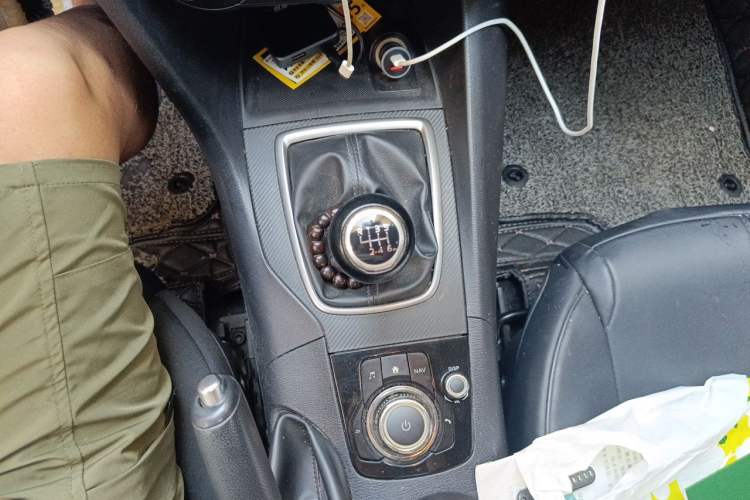 Used Mazda 3 Axela 2017 Sedan 1.5L Manual Comfort Model China VI Standard Gear Lever