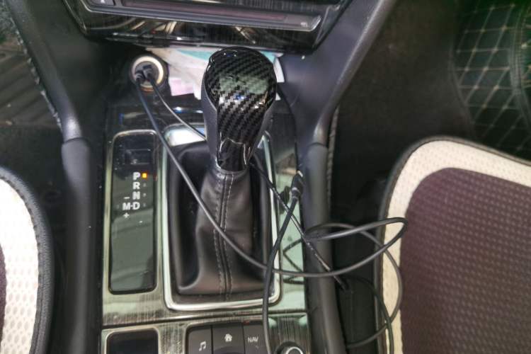 Used Mazda 3 Axela 2017 Sedan 1.5L Automatic Luxury Model Emission Standard China V Gear Lever