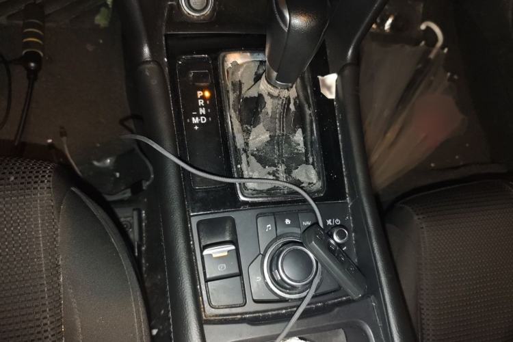 Used Mazda 3 Axela 2017 Sedan 1.5L Automatic Luxury Model Emission Standard China V Gear Lever
