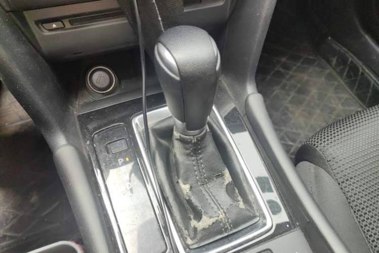 Used Mazda 3 Axela 2017 Sedan 1.5L Automatic Luxury Model Emission Standard China V Gear Lever