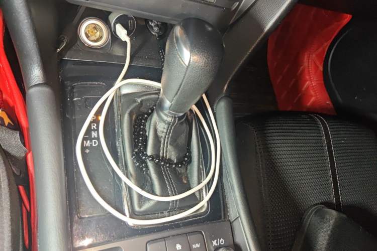 Used Mazda 3 Axela 2017 Sedan 1.5L Automatic Luxury Model Emission Standard China V Gear Lever