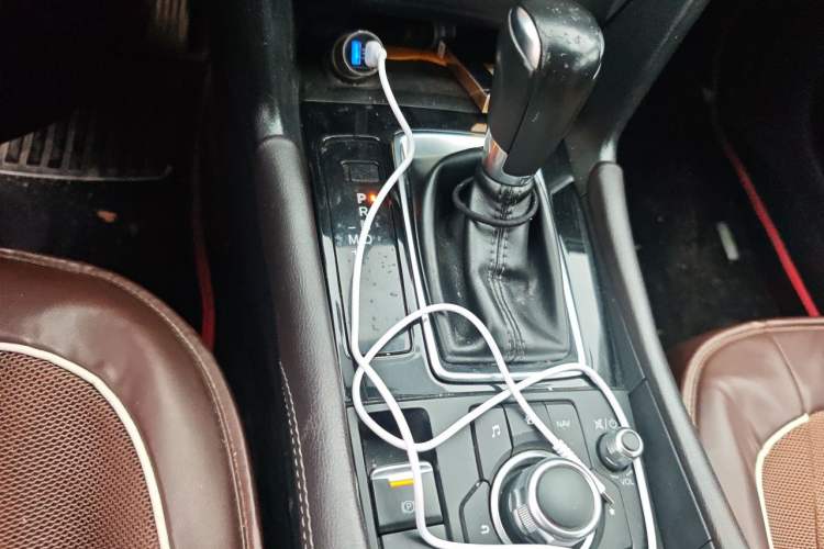 Used Mazda 3 Axela 2017 Sedan 2.0L Automatic Prestige Model China VI Standard Gear Lever