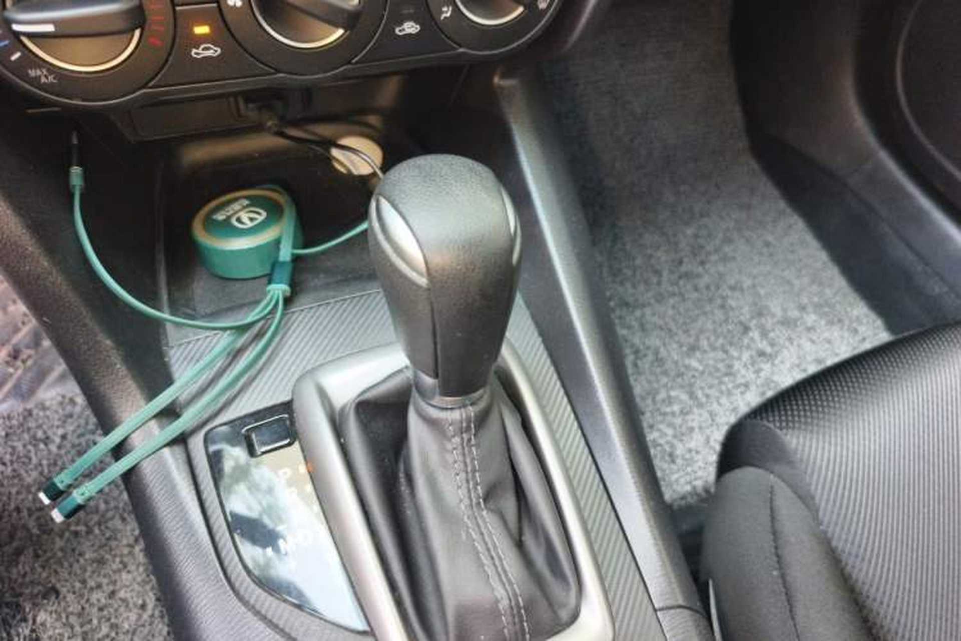 Used Mazda 3 Axela 2017 Sedan 1.5L Automatic Comfort Model Emission Standard China V Gear Lever
