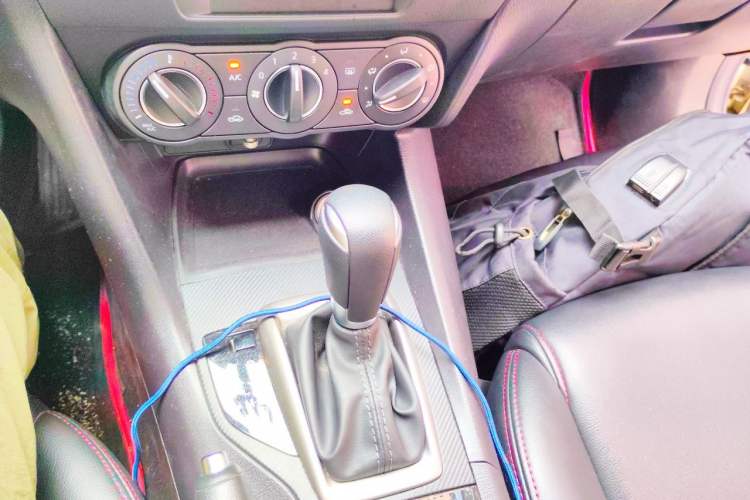 Used Mazda 3 Axela 2017 Sedan 1.5L Automatic Comfort Model China VI Standard Gear Lever