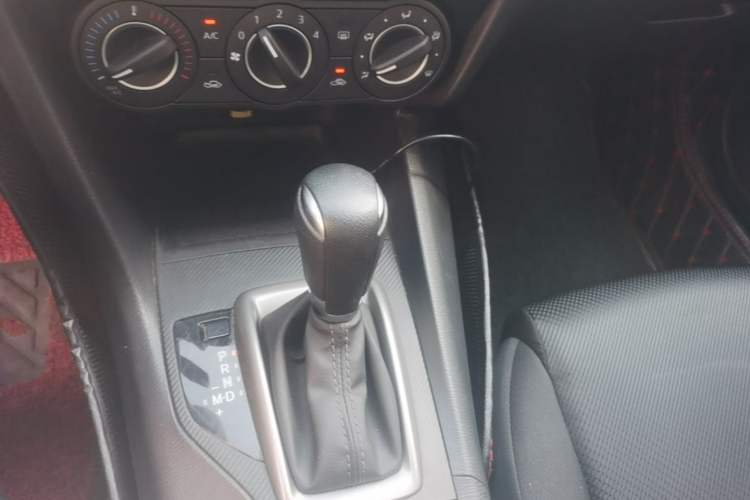 Used Mazda 3 Axela 2017 Sedan 1.5L Automatic Comfort Model Emission Standard China V Gear Lever