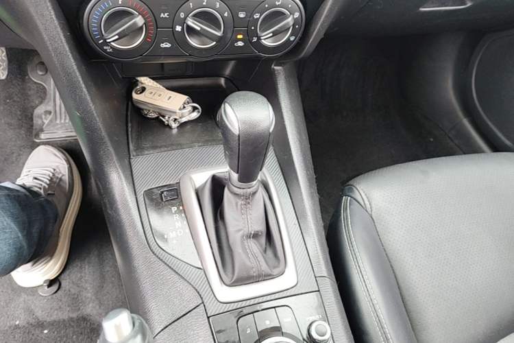 Used Mazda 3 Axela 2017 Sedan 1.5L Automatic Comfort Model Emission Standard China V Gear Lever