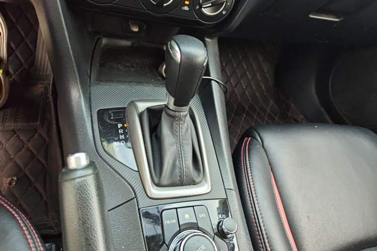 Used Mazda 3 Axela 2017 Sedan 1.5L Automatic Comfort Model Emission Standard China V Gear Lever