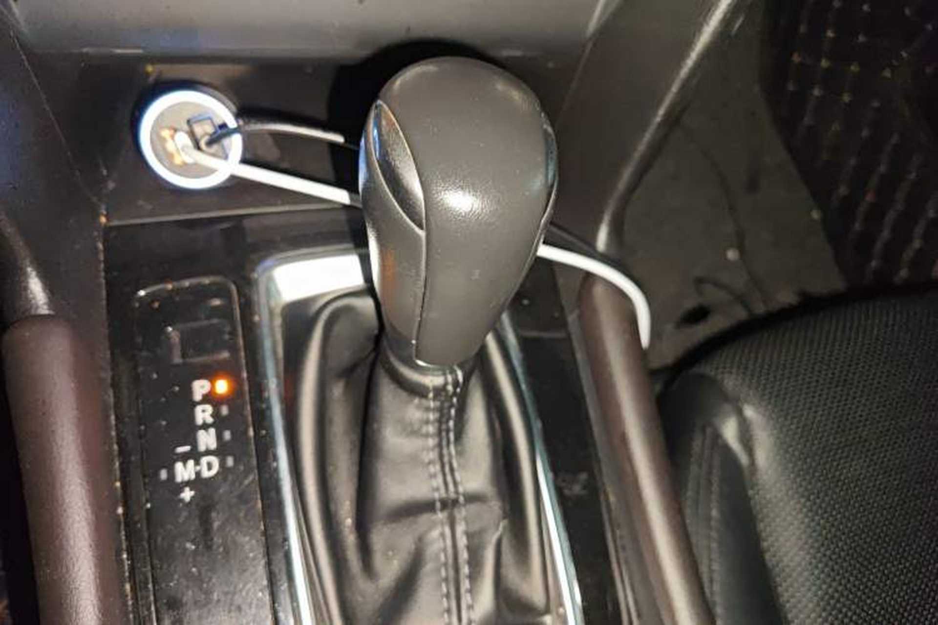Used Mazda 3 Axela 2017 Sedan 2.0L Automatic Prestige Model China V Standard Gear Lever