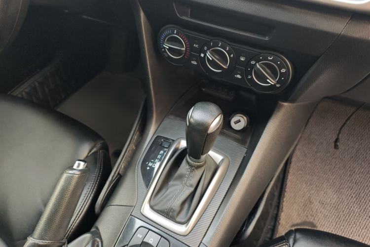 Used Mazda 3 Axela 2017 Sedan 1.5L Automatic Comfort Model Emission Standard China V Gear Lever