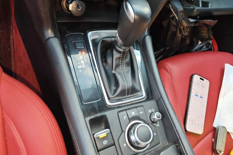Used Mazda 3 Axela 2017 Sedan 1.5L Automatic Luxury Model Emission Standard China V Gear Lever
