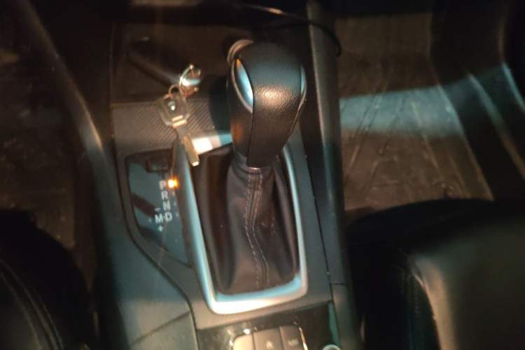 Used Mazda 3 Axela 2017 Sedan 1.5L Automatic Comfort Model China VI Standard Gear Lever