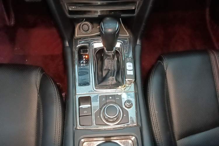 Used Mazda 3 Axela 2017 Sedan 1.5L Automatic Luxury Model Emission Standard China V Gear Lever