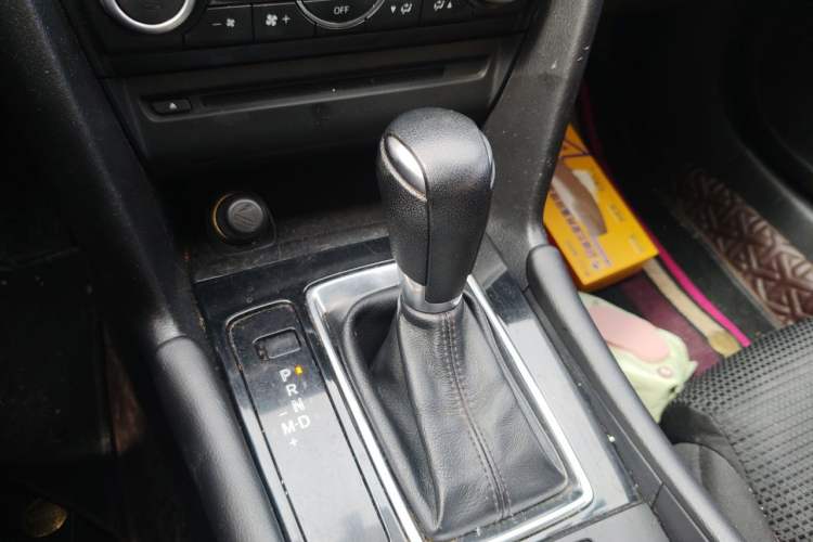 Used Mazda 3 Axela 2017 Sedan 1.5L Automatic Luxury Model Emission Standard China V Gear Lever