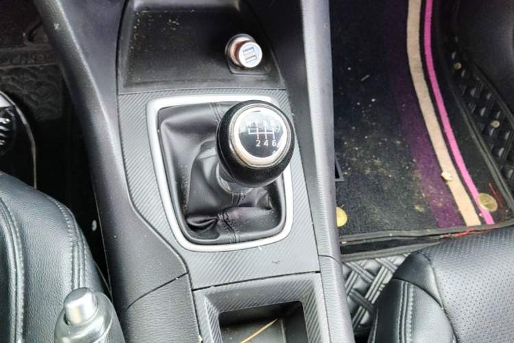 Used Mazda 3 Axela 2017 Sedan 1.5L Manual Comfort Model Emission Standard China V Gear Lever