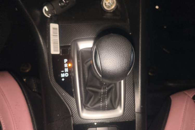 Used Mazda 3 Axela 2017 Hatchback 1.5L Automatic Comfort Model Emission Standard China V Gear Lever