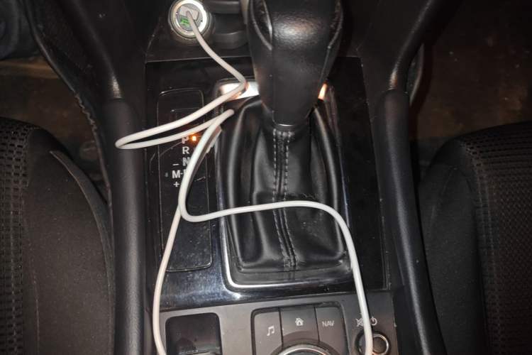 Used Mazda 3 Axela 2017 Hatchback 1.5L Automatic Luxury Model Emission Standard China V Gear Lever
