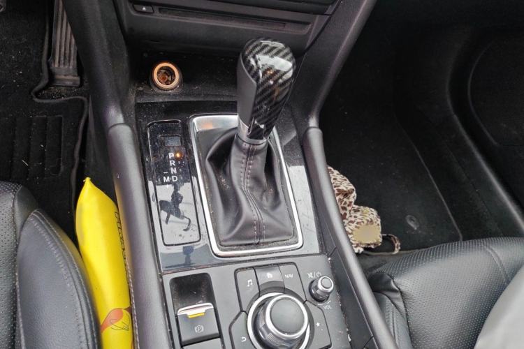 Used Mazda 3 Axela 2017 Sedan 2.0L Automatic Prestige Model China V Standard Gear Lever