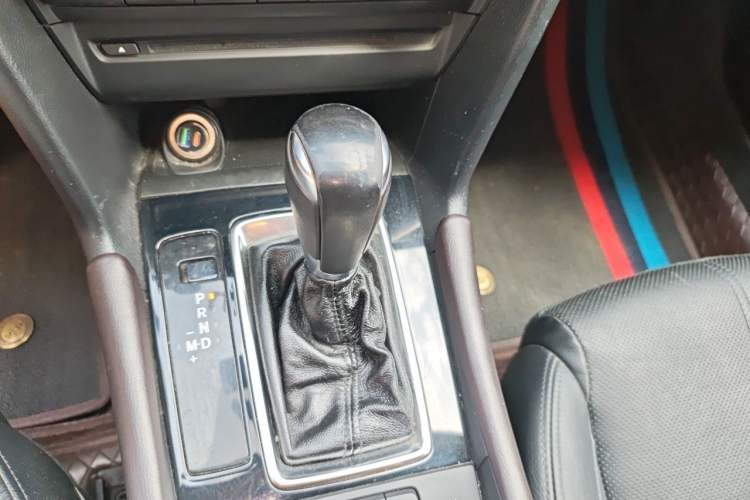 Used Mazda 3 Axela 2017 Sedan 2.0L Automatic Prestige Model China V Standard Gear Lever
