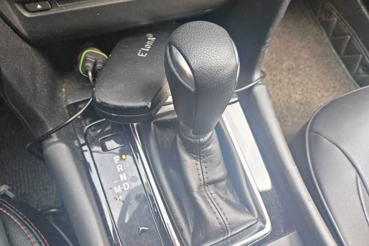 Used Mazda 3 Axela 2017 Sedan 1.5L Automatic Luxury Model Emission Standard China V Gear Lever