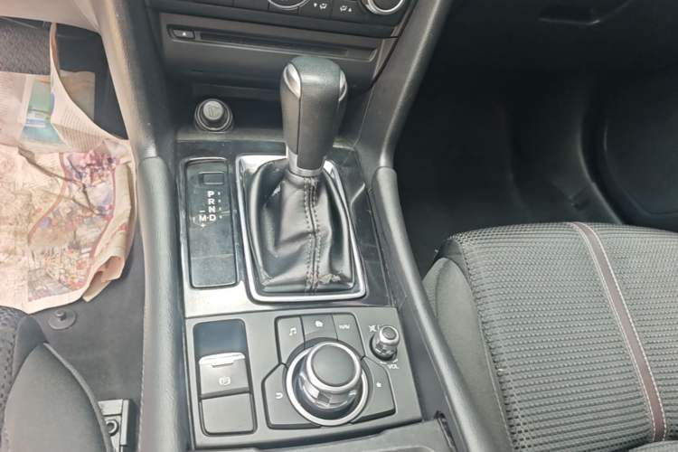 Used Mazda 3 Axela 2017 Sedan 1.5L Automatic Luxury Model Emission Standard China V Gear Lever