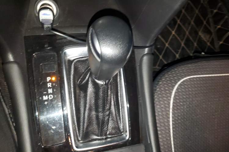 Used Mazda 3 Axela 2017 Sedan 1.5L Automatic Luxury Model Emission Standard China V Gear Lever