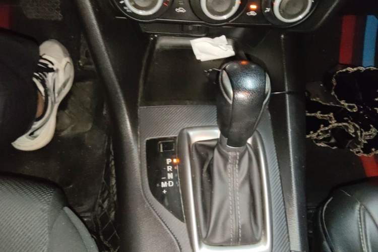 Used Mazda 3 Axela 2017 Sedan 1.5L Automatic Comfort Model Emission Standard China V Gear Lever