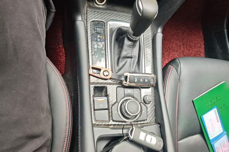 Used Mazda 3 Axela 2017 Sedan 1.5L Automatic Luxury Model China VI Standard Gear Lever
