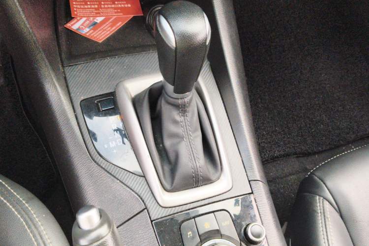 Used Mazda 3 Axela 2017 Sedan 1.5L Automatic Comfort Model China VI Standard Gear Lever