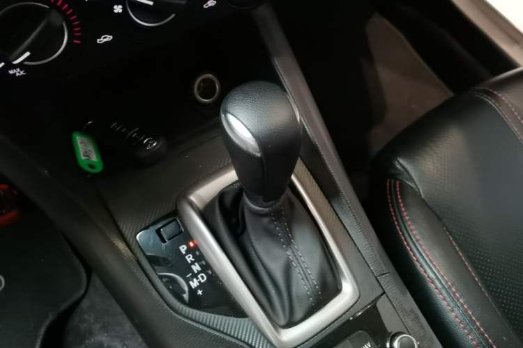 Used Mazda 3 Axela 2017 Sedan 1.5L Automatic Comfort Model Emission Standard China V Gear Lever