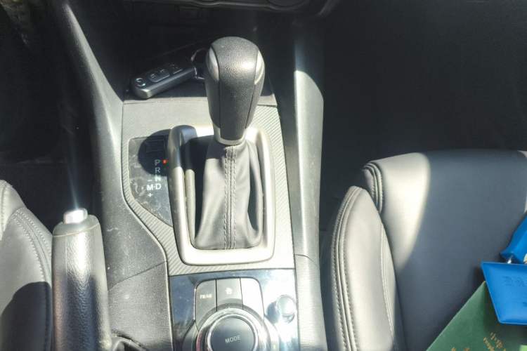 Used Mazda 3 Axela 2017 Sedan 1.5L Automatic Comfort Model Emission Standard China V Gear Lever