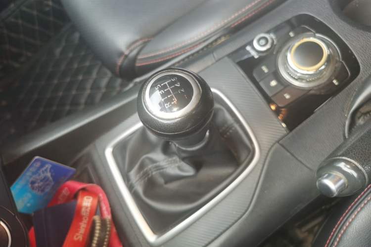 Used Mazda 3 Axela 2017 Sedan 1.5L Manual Comfort Model Emission Standard China V Gear Lever