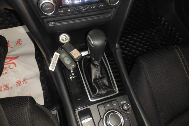 Used Mazda 3 Axela 2017 Sedan 1.5L Automatic Luxury Model Emission Standard China V Gear Lever