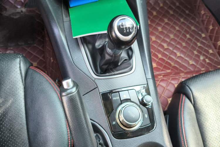 Used Mazda 3 Axela 2017 Sedan 1.5L Manual Comfort Model Emission Standard China V Gear Lever