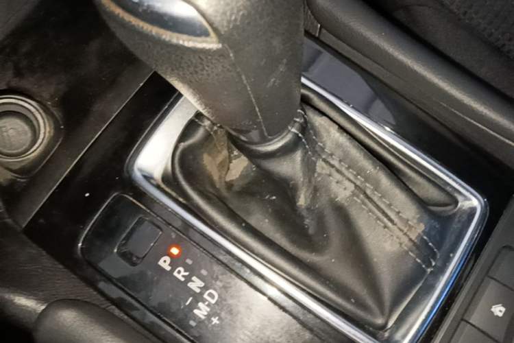 Used Mazda 3 Axela 2017 Sedan 1.5L Automatic Luxury Model Emission Standard China V Gear Lever
