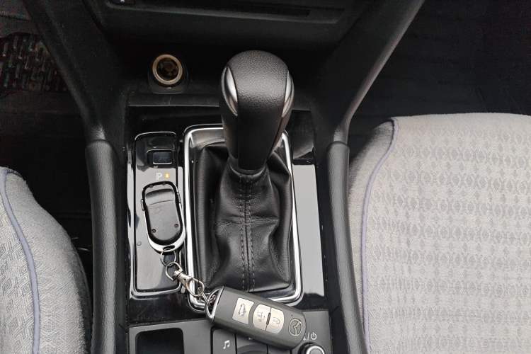 Used Mazda 3 Axela 2017 Sedan 1.5L Automatic Luxury Model Emission Standard China V Gear Lever